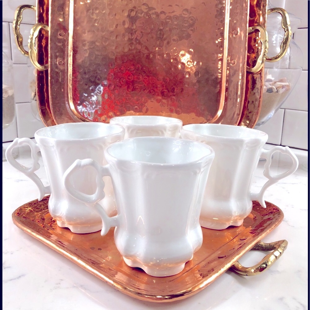 Set of 4Porcelain mugs